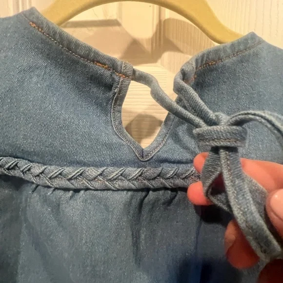 NWT- Denim tie back top - Strut and Bolt Brand - Picture 7 of 9